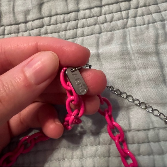 ◻️AEROPOSTALE: Girl’s one size, long pink chain necklace, preowned◻️ - Picture 2 of 6